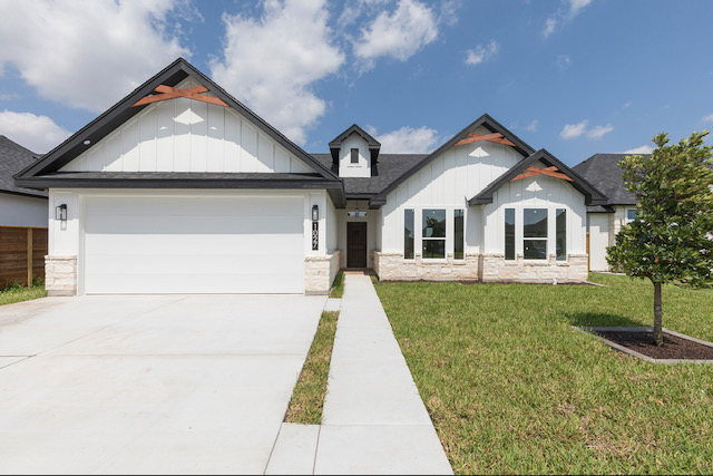 Custom farmhouse built by MMAC Modern Designs in Alamo, Texas