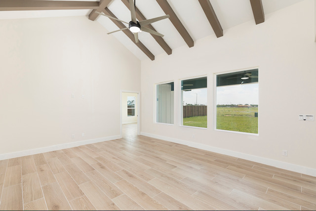 Vaulted living room, Alamo farmhouse